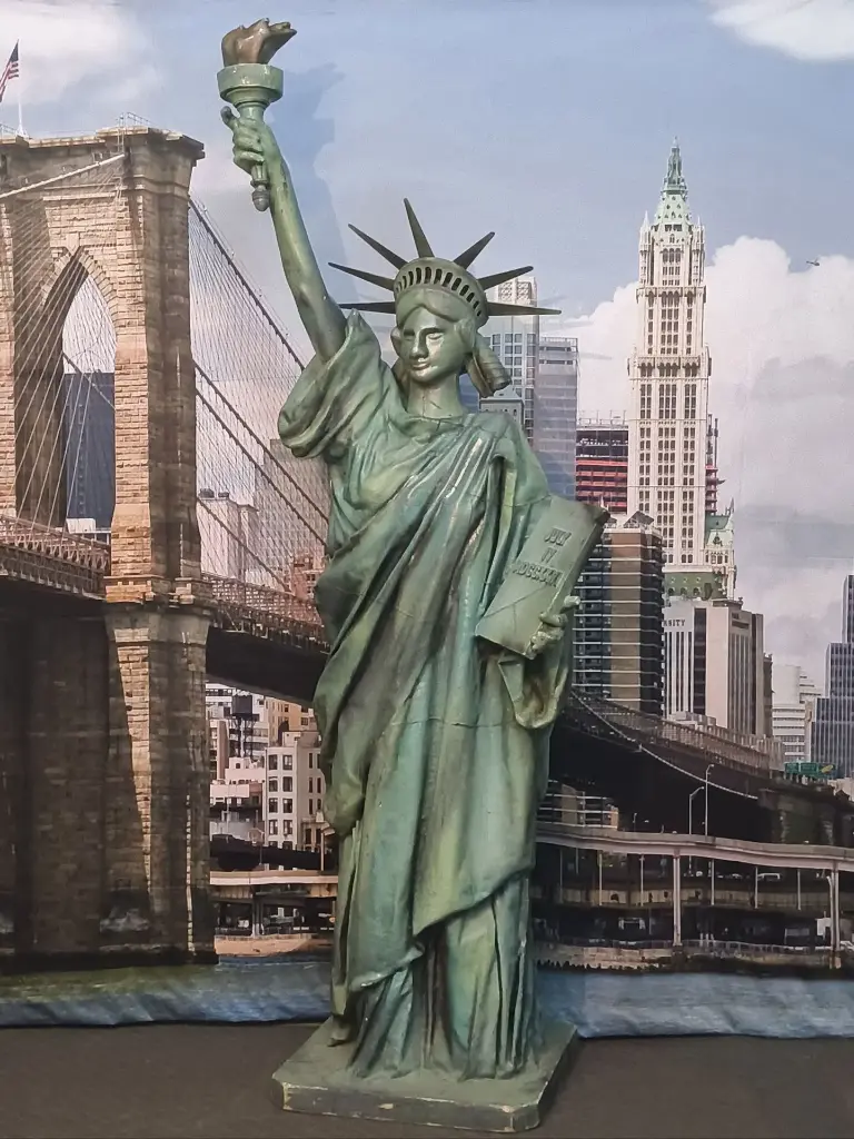 Statue of Liberty Large