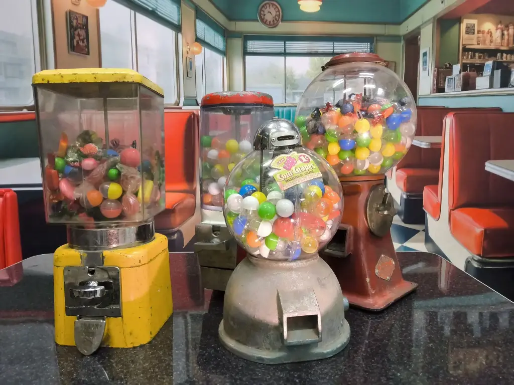 Candy   Gumball Machine small (retro)