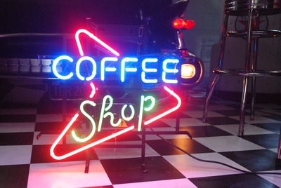 Neon  " Coffee Shop "  in triangle 220v