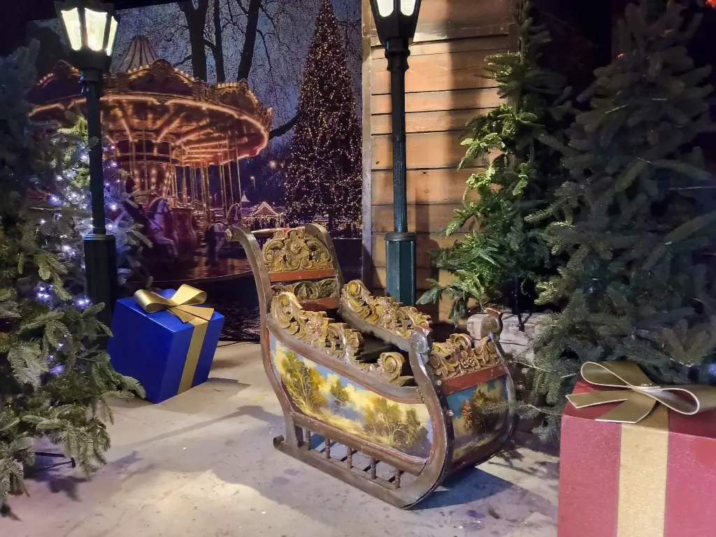 Sledge  painted  Sleigh