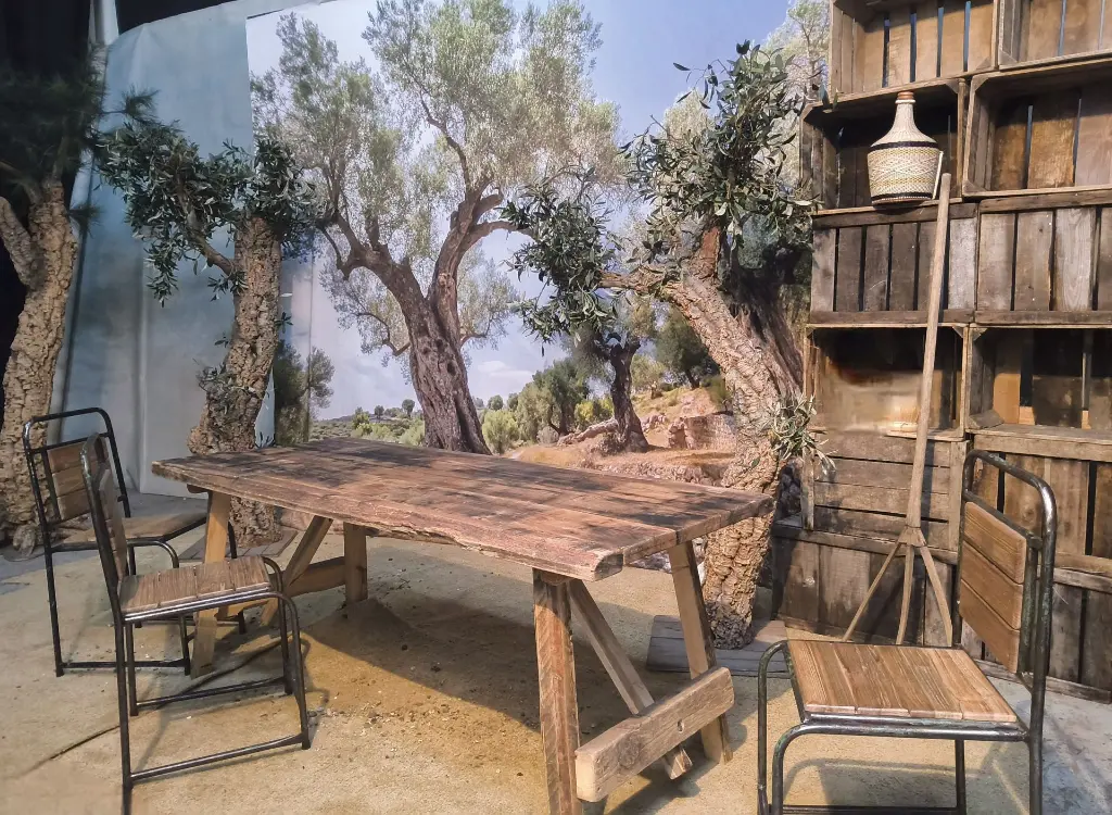 Table  Wooden  Heavy