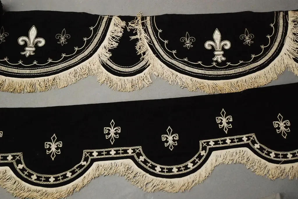Mourning strip, round /round.., above  3pc.