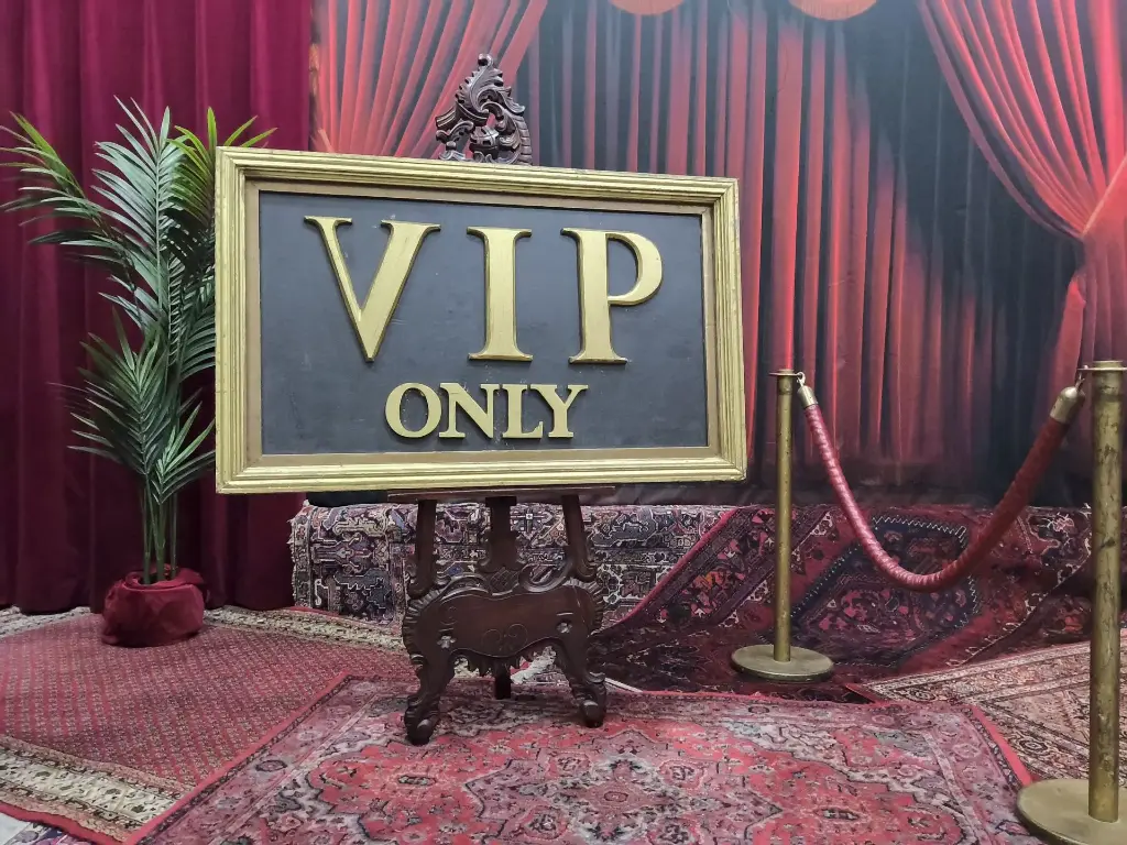 Panel "VIP ONLY"