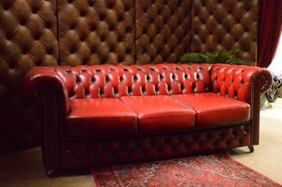 Chesterfield    Bench    Bright Red