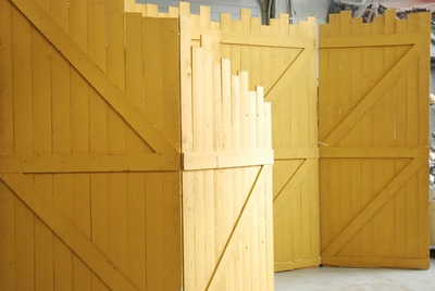 Screen Wooden  Yellow   a pc.