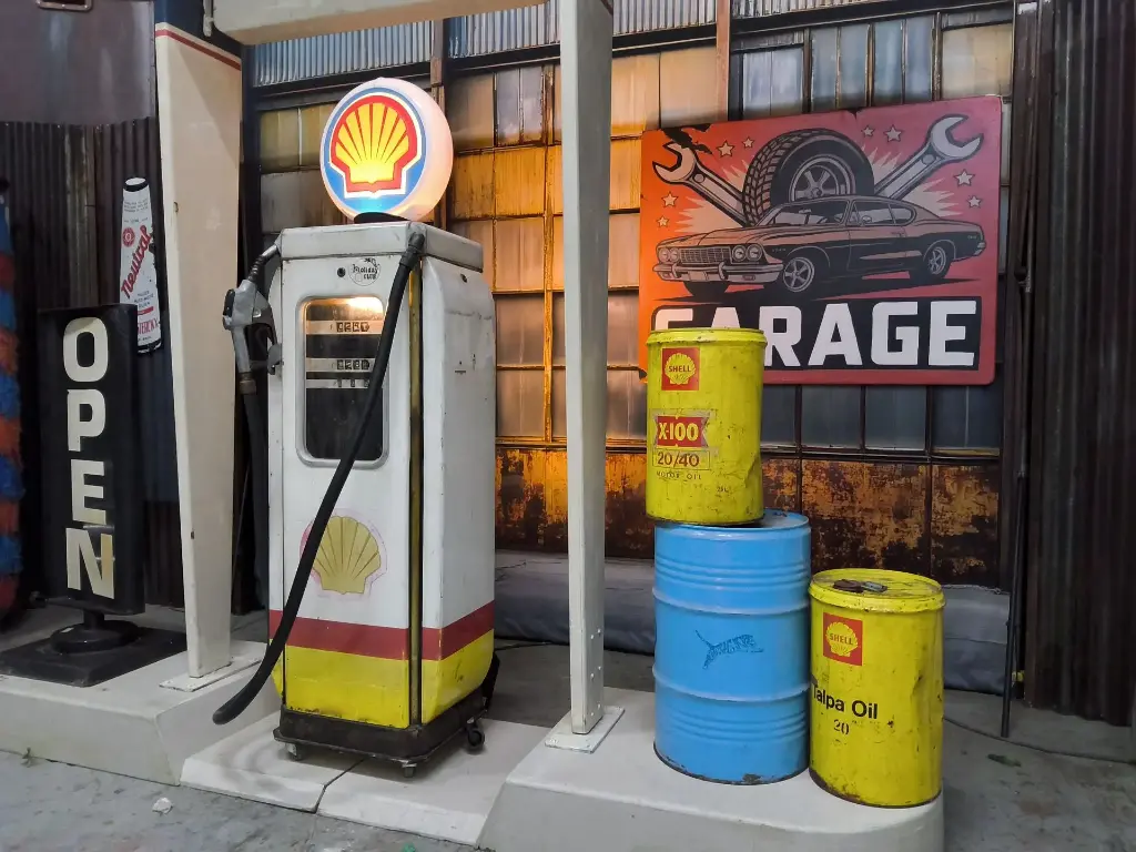 Gasoline Pump   "Shell"    220v