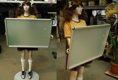 Cheerleader with Publicity Panel Animatronic 220v