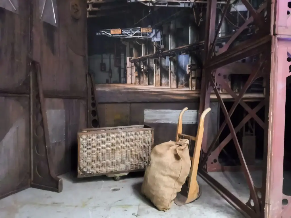 Handtruck Wooden Old Fashion