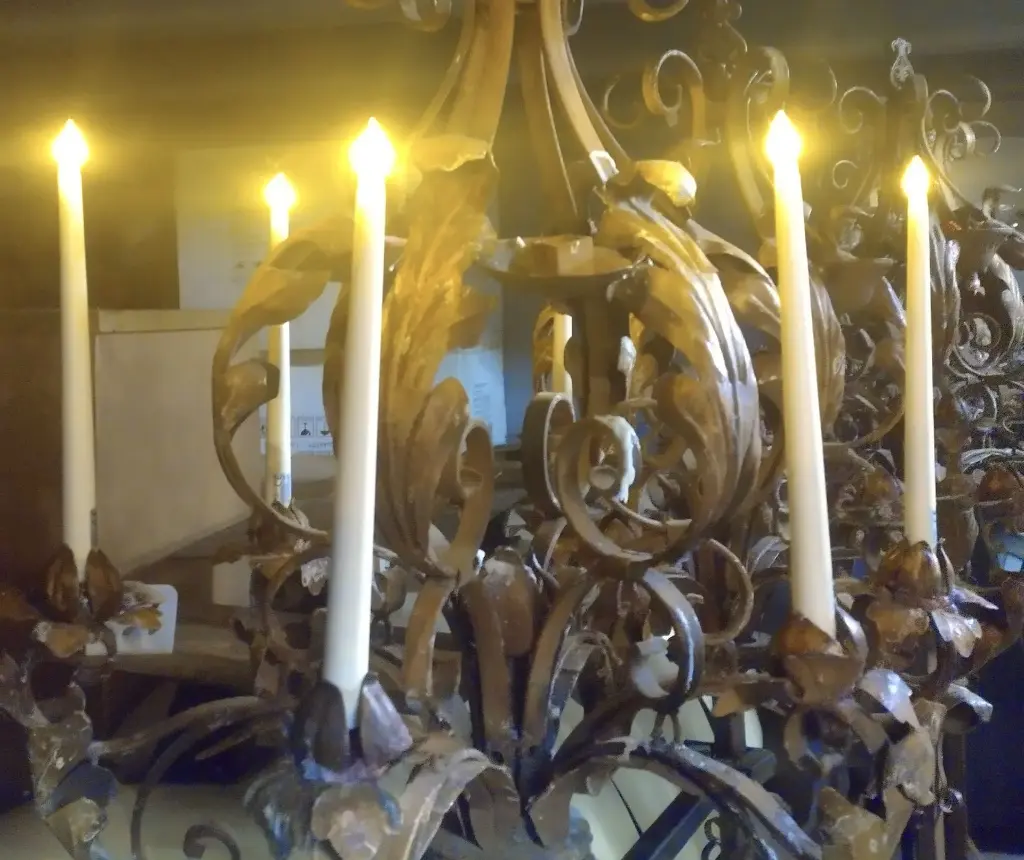 Candle Slender  (  2 Batteries   AAA )