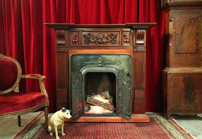 Hearth, with iron Doors and Logs 220v