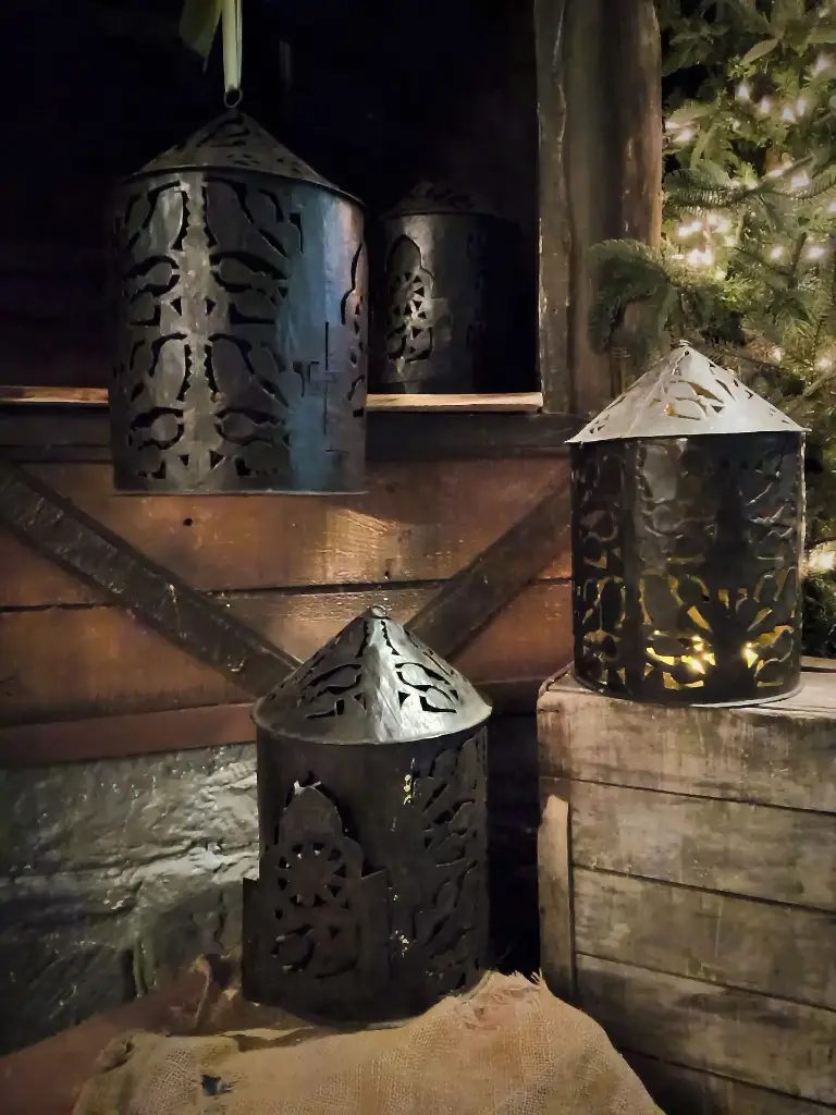 Candle-Light-House