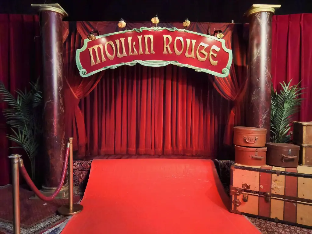 Moulin sign with Foot-Light-Shells