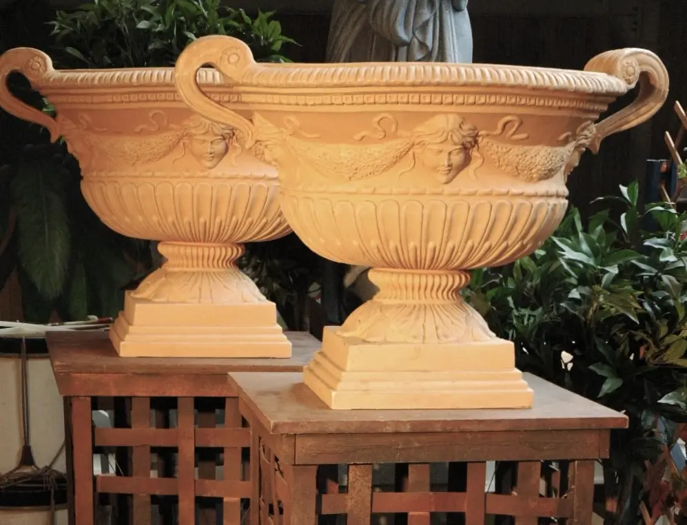 Vase, terra-cotta, Oval