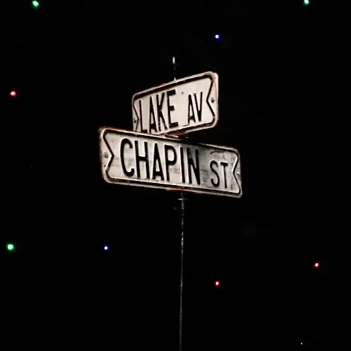 Streetsign  Chapin st. / lake av.