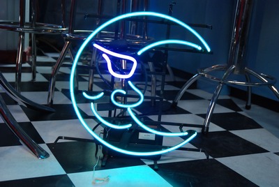 Neon  the Moon 220v