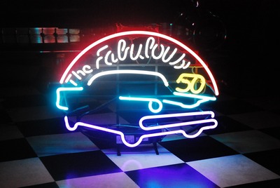 Neon " the Fabulous 50's " car 220v