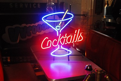 Neon  " Cocktails "  with glass 220v