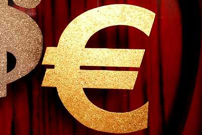Euro-Sign   in   gold