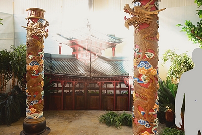 Chinese   column with Dragon   (half)