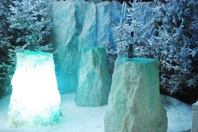 Ice-block   table for reception   (excl. light)