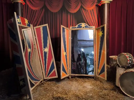 Distorting Mirror   vintage   Funhouse Mirror
