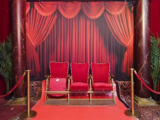 Cinema   Three Chairs in One