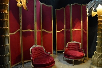 Classical Folding Screen Red Velours