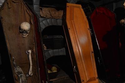 Coffin Real     light Oakwood  (closed)