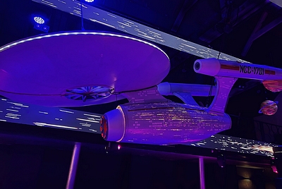 Giant Space Ship   to rent with  UFO