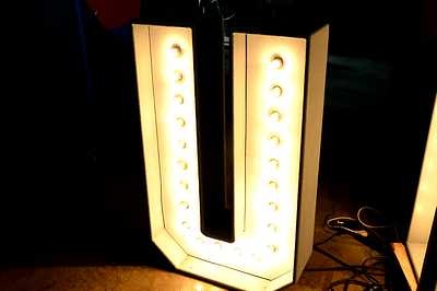 Show Letter ""U"" ,  220v
