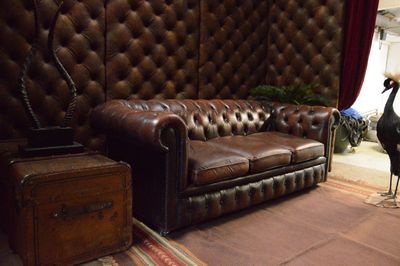 Chesterfield    Bench    Brown