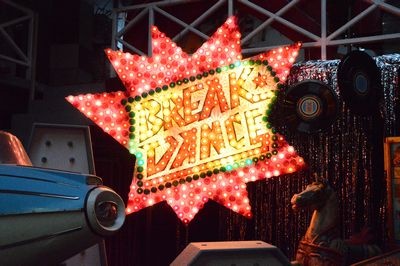 Electrical lighting   "Break Dance"