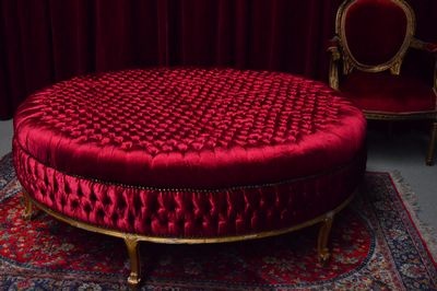 Classical, Pouffe XL, red velours