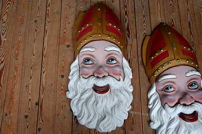 St Nicolas  head 