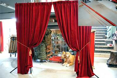 Entrance with 2 Curtains 