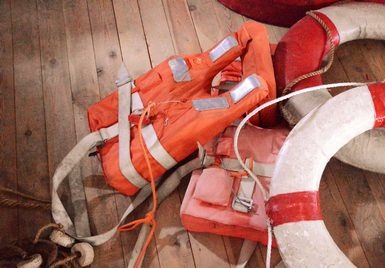 Lifejacket orange or yellow