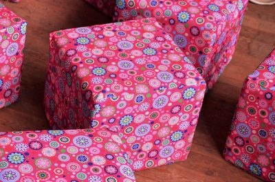 Cover.  Flower Power  for on "pouffe cube"