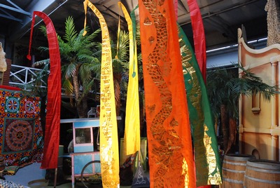 Banner,asian,  painted dragon, (no feet incl.)