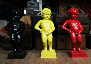 Mannekes Pis"",  Three!  Tri-Coloured