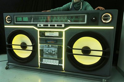 Ghetto Blaster  Bar/Booth 220v