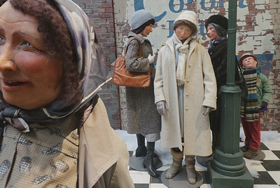 Madame in White Coat / Winter-Outfit