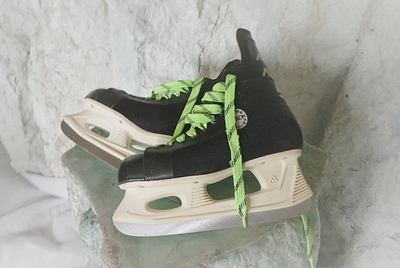 Ice  Hockey  Skates    a pair
