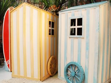 Beachcabin, Yellow
