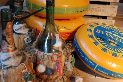 Bottle with keyhangers