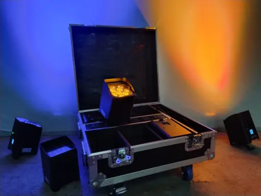 6 Spots on Battery in flightcase