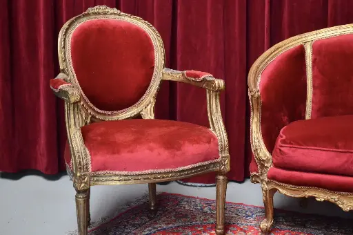 Sale  OUTLET  Chair   Red Velours 