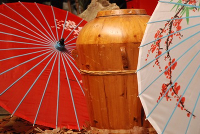 Chinese vase, Wood