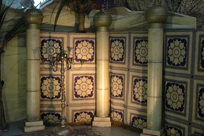 Curtain, Golden, on bar