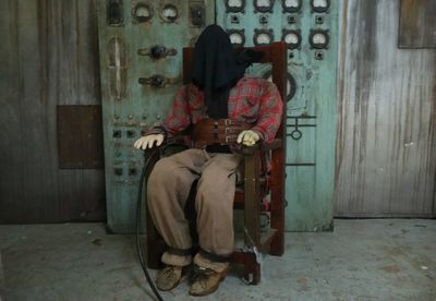 Man on Electric Chair    Animatronics