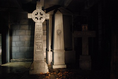 Grave monument, Celtic Cross in circle